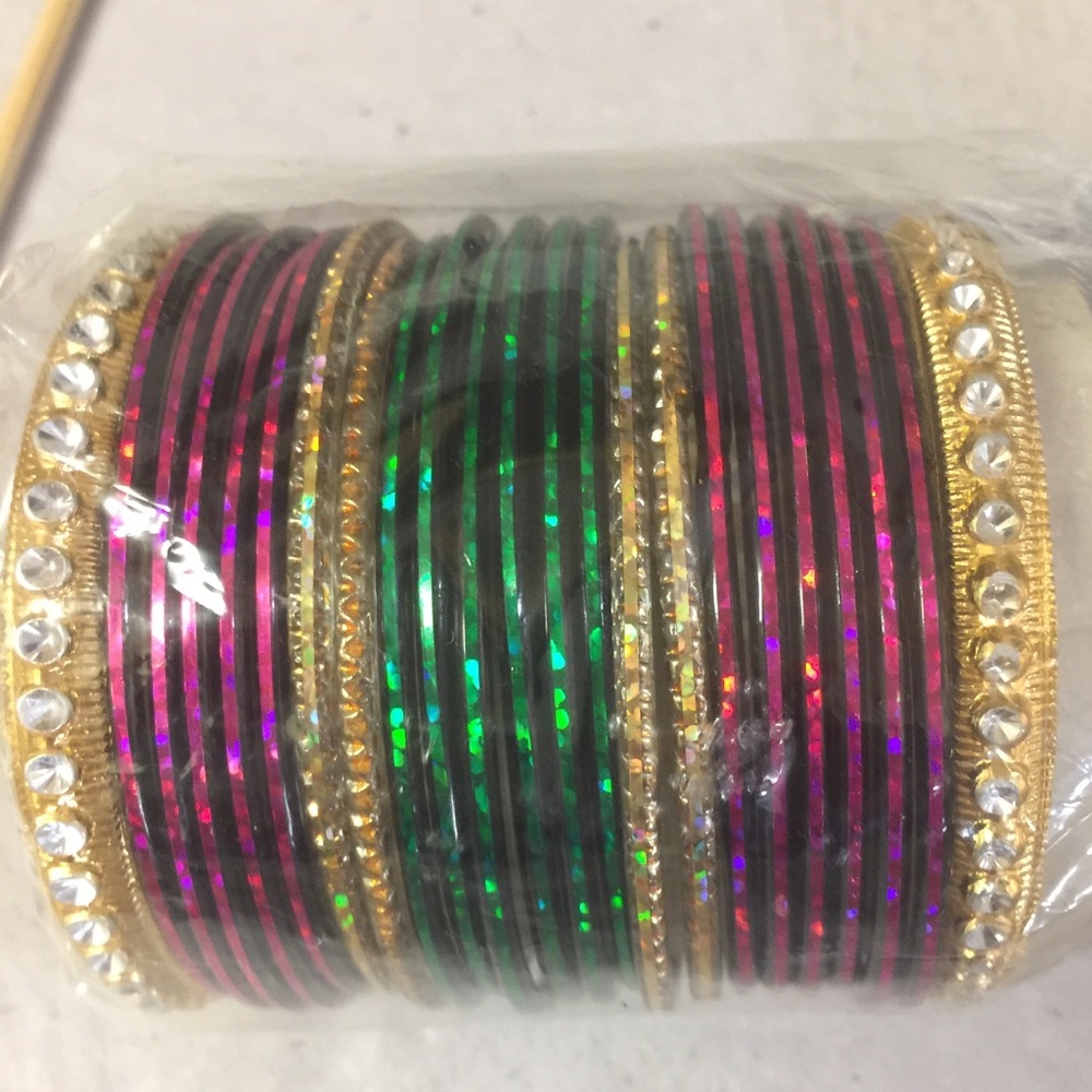 Beautiful bangles set - Picture 2 of 3